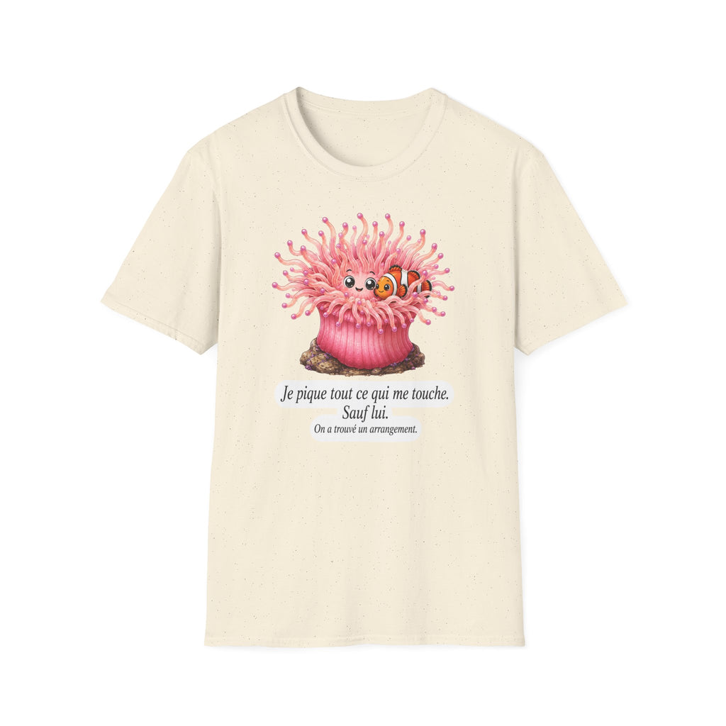 T-shirt créature mignonne Anémone de mer — « Je pique tout ce qui me touche. Sauf lui. »