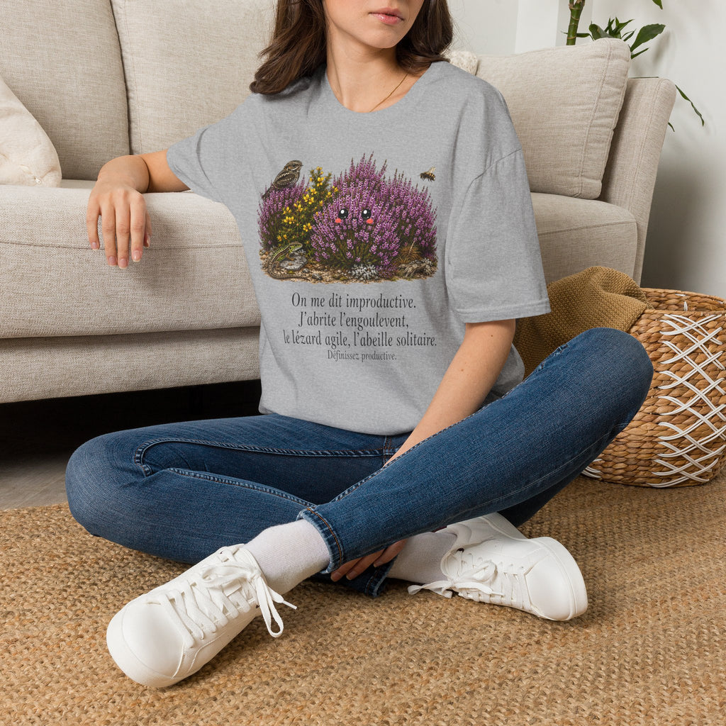 T-shirt « Hérisson dans les bruyères » — Adorable motif forestier avec bruyère et oiseau