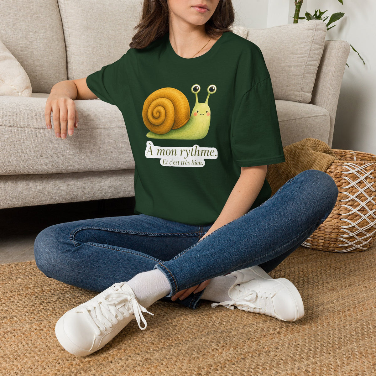 T-shirt illustré avec escargot — « À mon rythme. » — Adorable T-shirt « slow living »