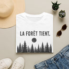 T-shirt « La forêt tient » — T-shirt graphique sur le thème des bois