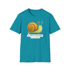 T-shirt illustré avec escargot — « À mon rythme. » — Adorable T-shirt « slow living »