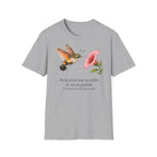 T-shirt fleuri avec colibri et coquelicot — « On me prend pour un colibri, je suis un papillon »