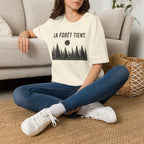 T-shirt « La forêt tient » — T-shirt graphique sur le thème des bois