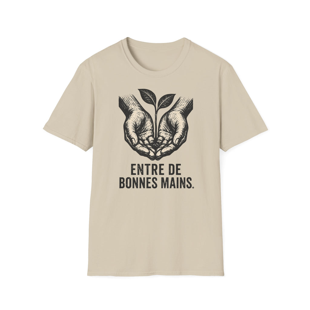 T-shirt — « Entre de bonnes mains » — Illustration graphique de mains tenant une jeune pousse