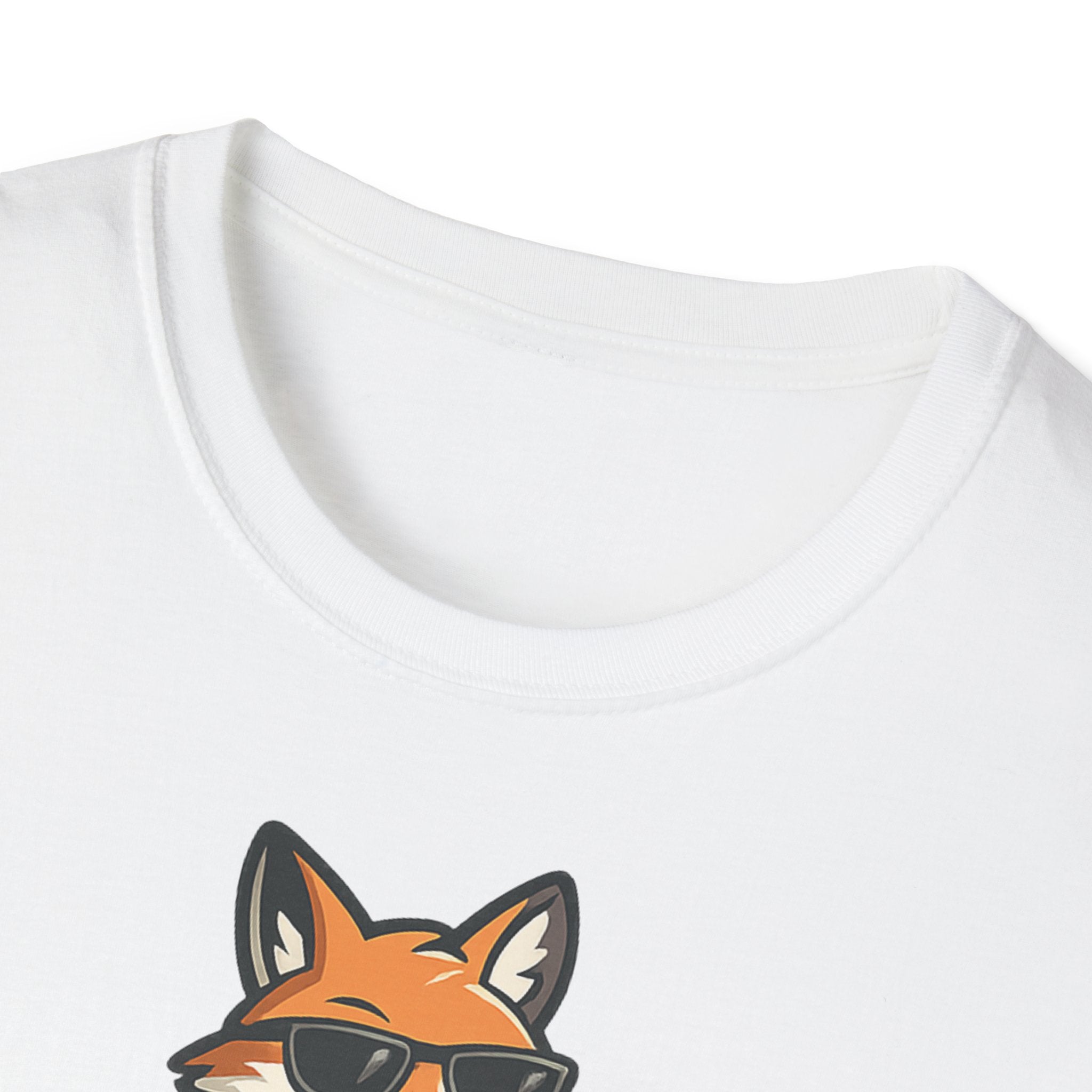 Fox Illustration T-Shirt — "Durable Mais Méfiant" Cute Fox Graphic Tee