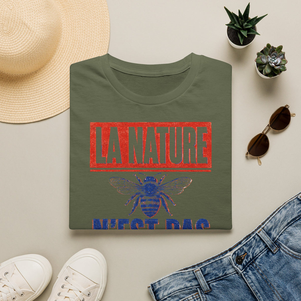 T-shirt — « La nature n’est pas un décor » — T-shirt graphique pour la protection des abeilles