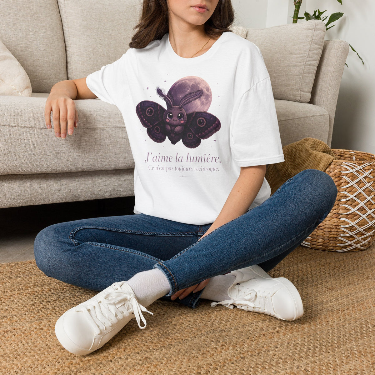 T-shirt avec papillon de nuit et lune — « La Lune » — T-shirt graphique