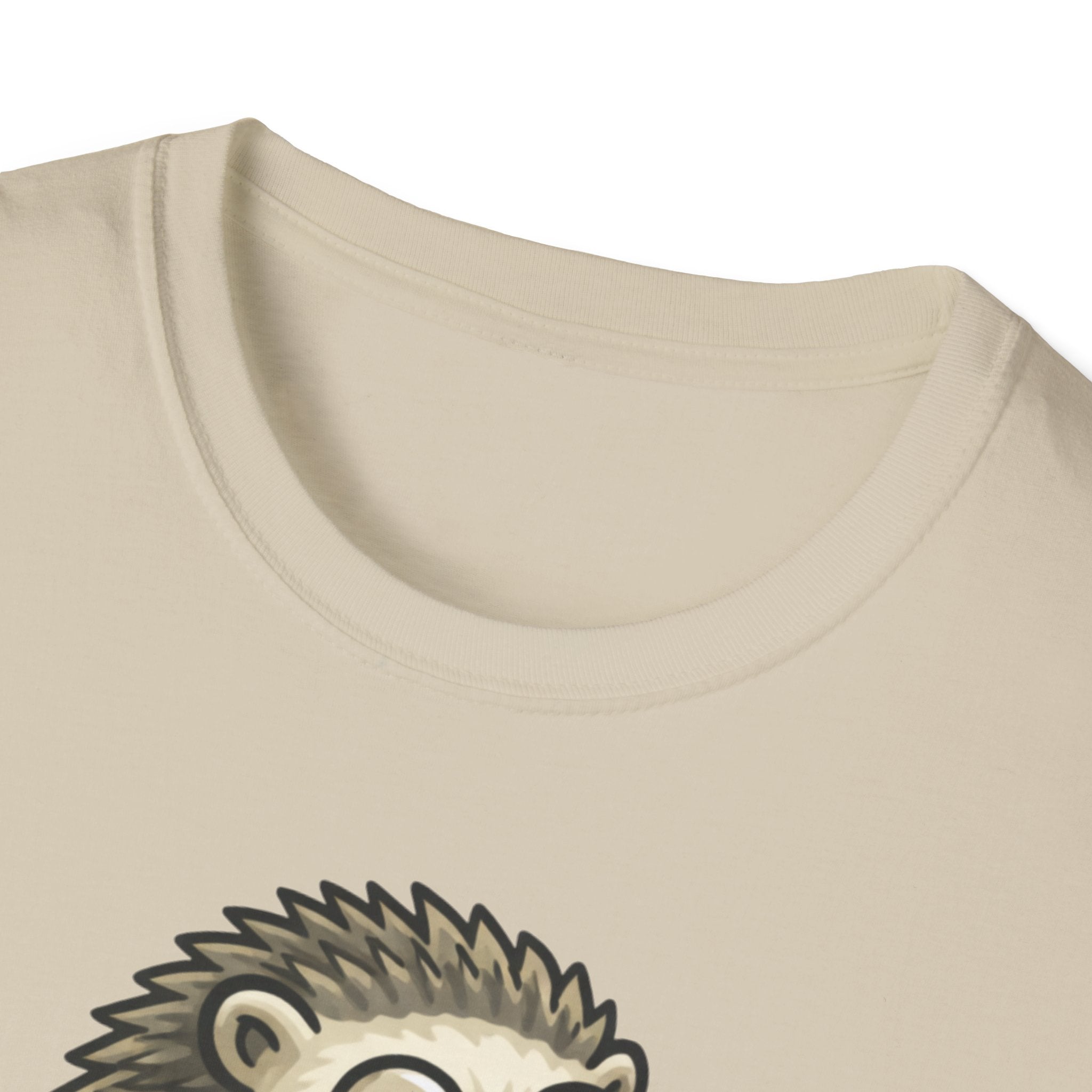 Eco Hedgehog T‑Shirt — "Écolo mais fatigué" Cute Eco-Friendly Graphic Tee