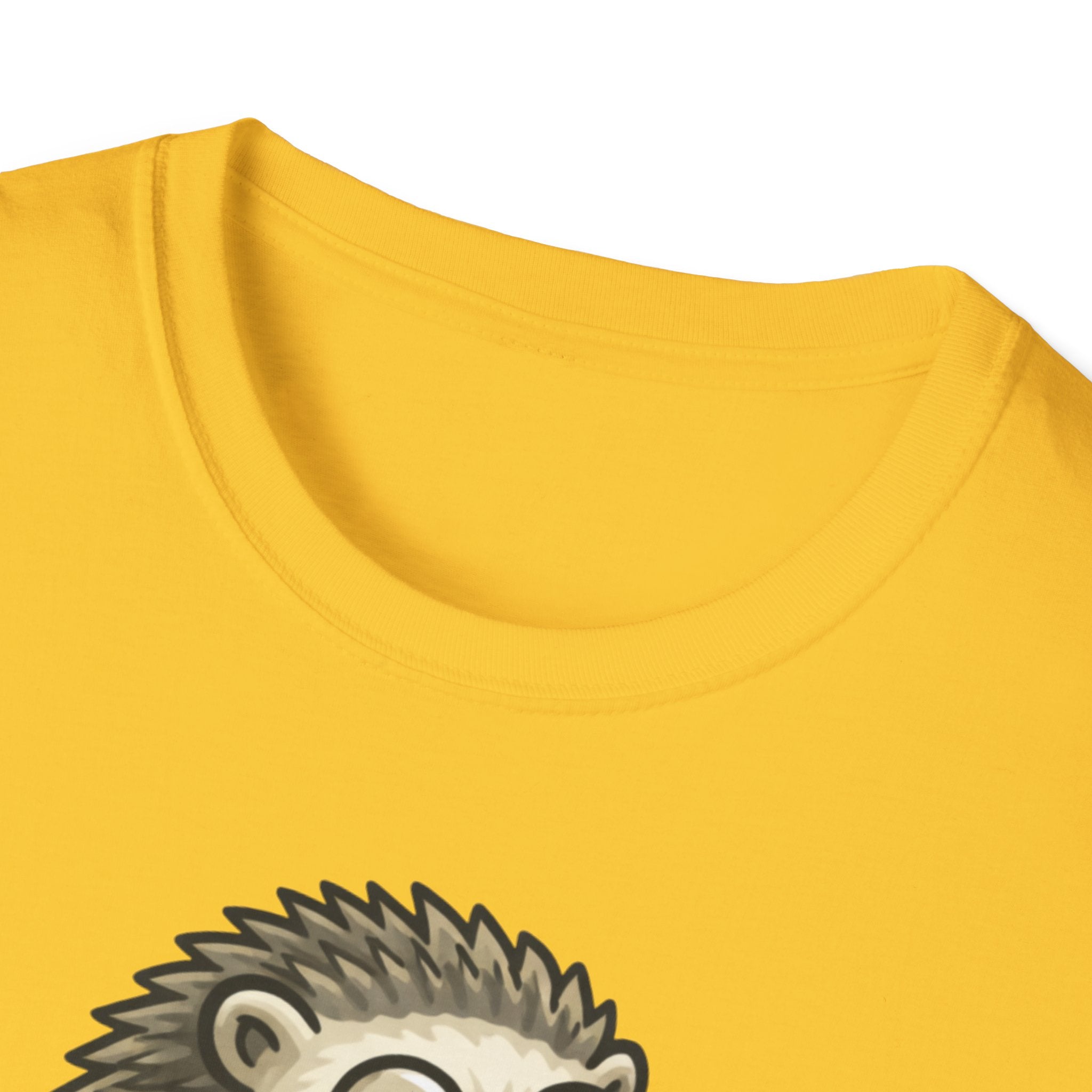 Eco Hedgehog T‑Shirt — "Écolo mais fatigué" Cute Eco-Friendly Graphic Tee