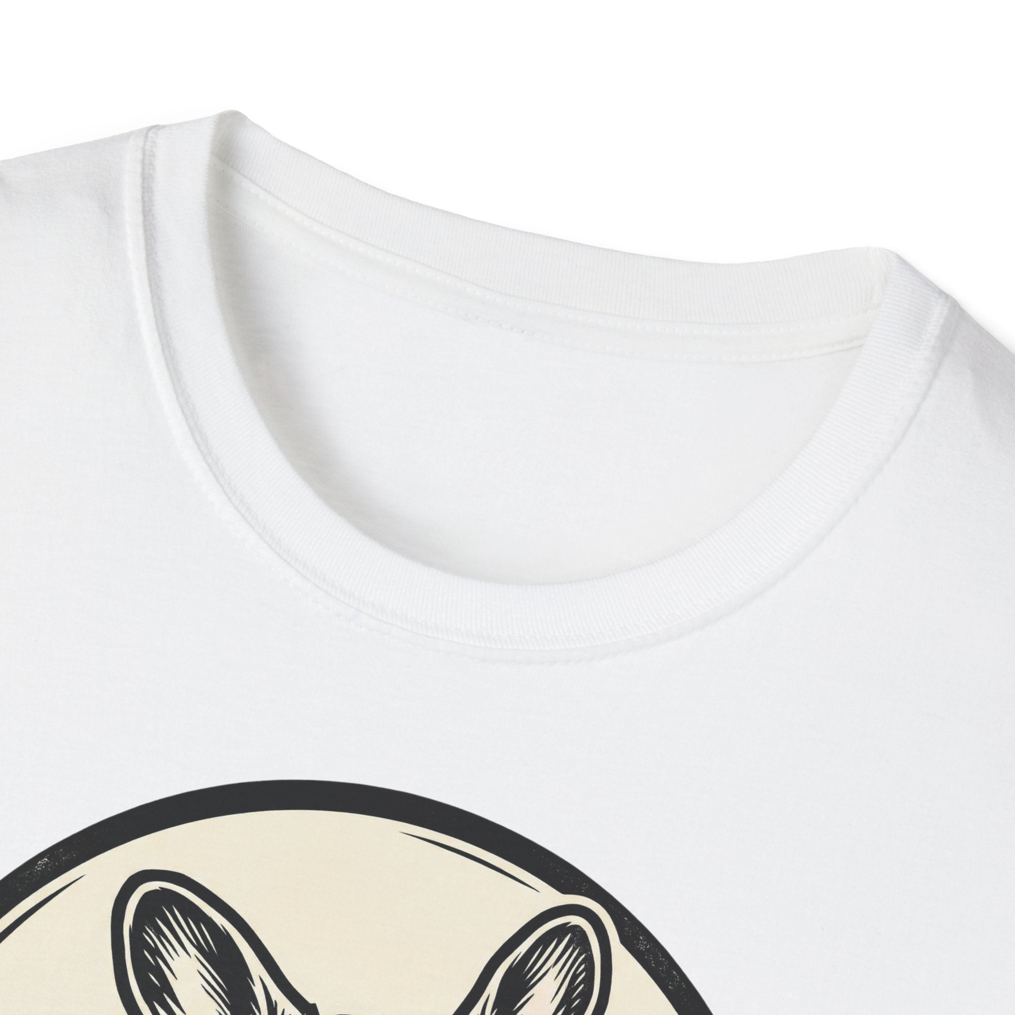 T-shirt graphique Bouledogue Français — «Courage mignon, grand caractère» Badge vintage