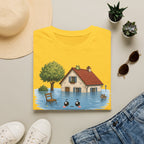 T-shirt « Maison inondée » — Adorable illustration kawaii d’une maison dans les eaux montante