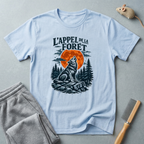 T-shirt — L’Appel de la Forêt: motif loup (loup hurlant, lune et forêt) 🐺🌙🌲