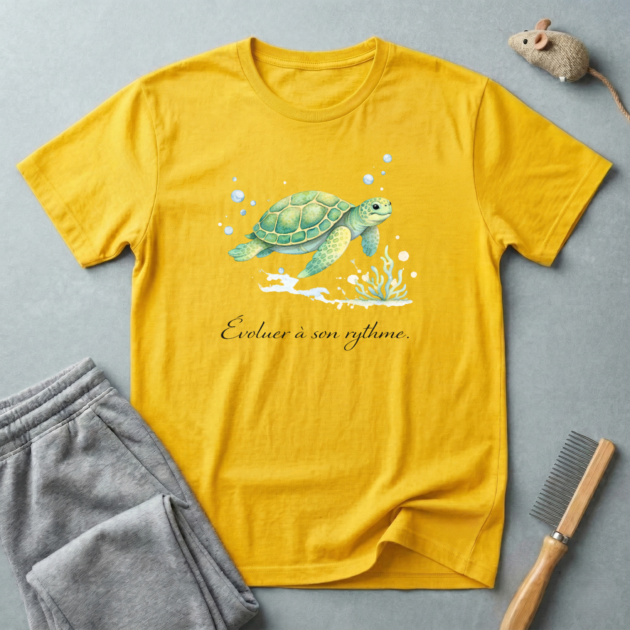 T-shirt aquarelle Tortue marine — T-shirt océan «Évoluer à son rythme.»