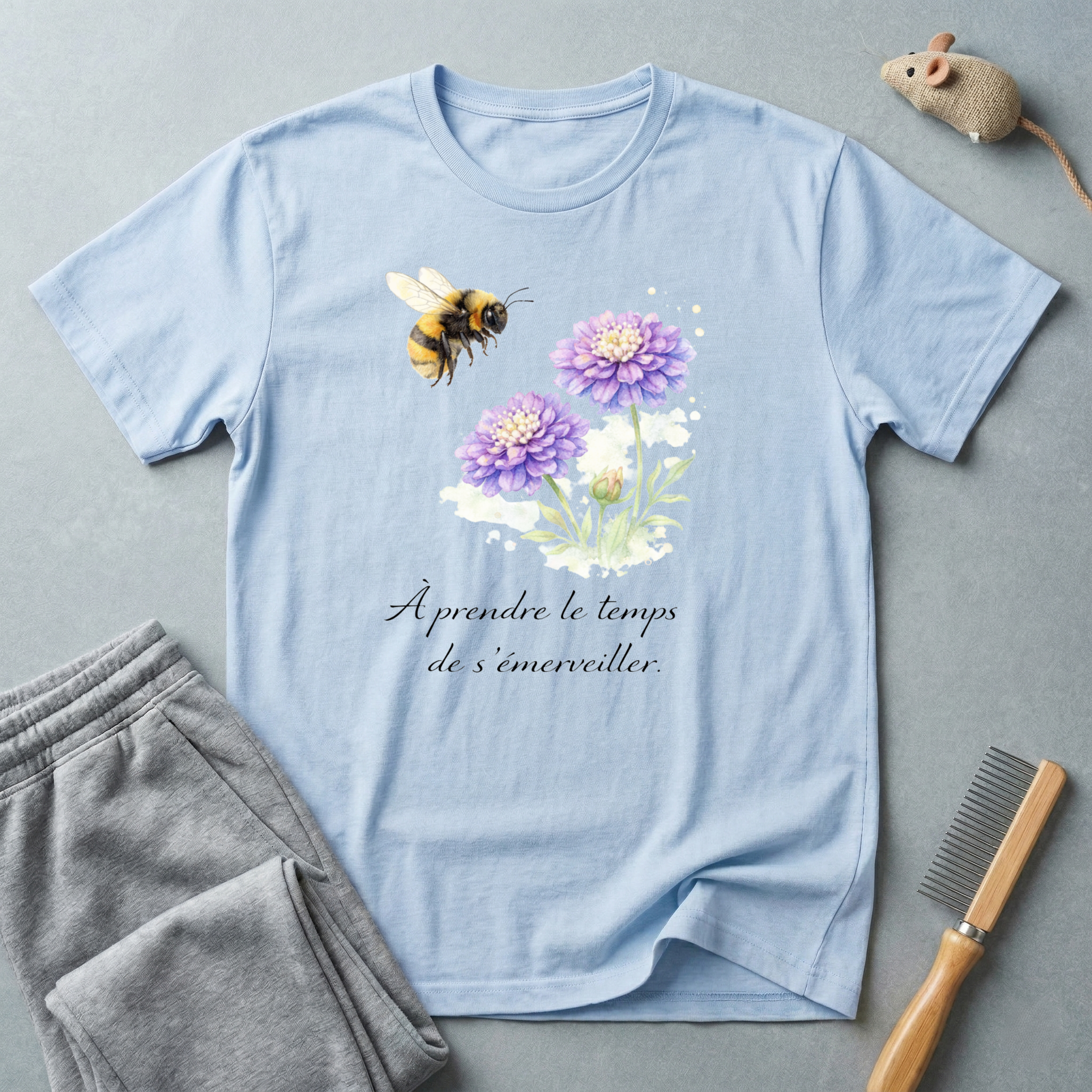 T-shirt abeille florale — "À prendre le temps de s’émerveiller"