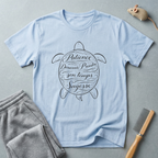 T-shirt — Motif tortue en écriture manuscrite «Patience, Rêves, Sagesse»