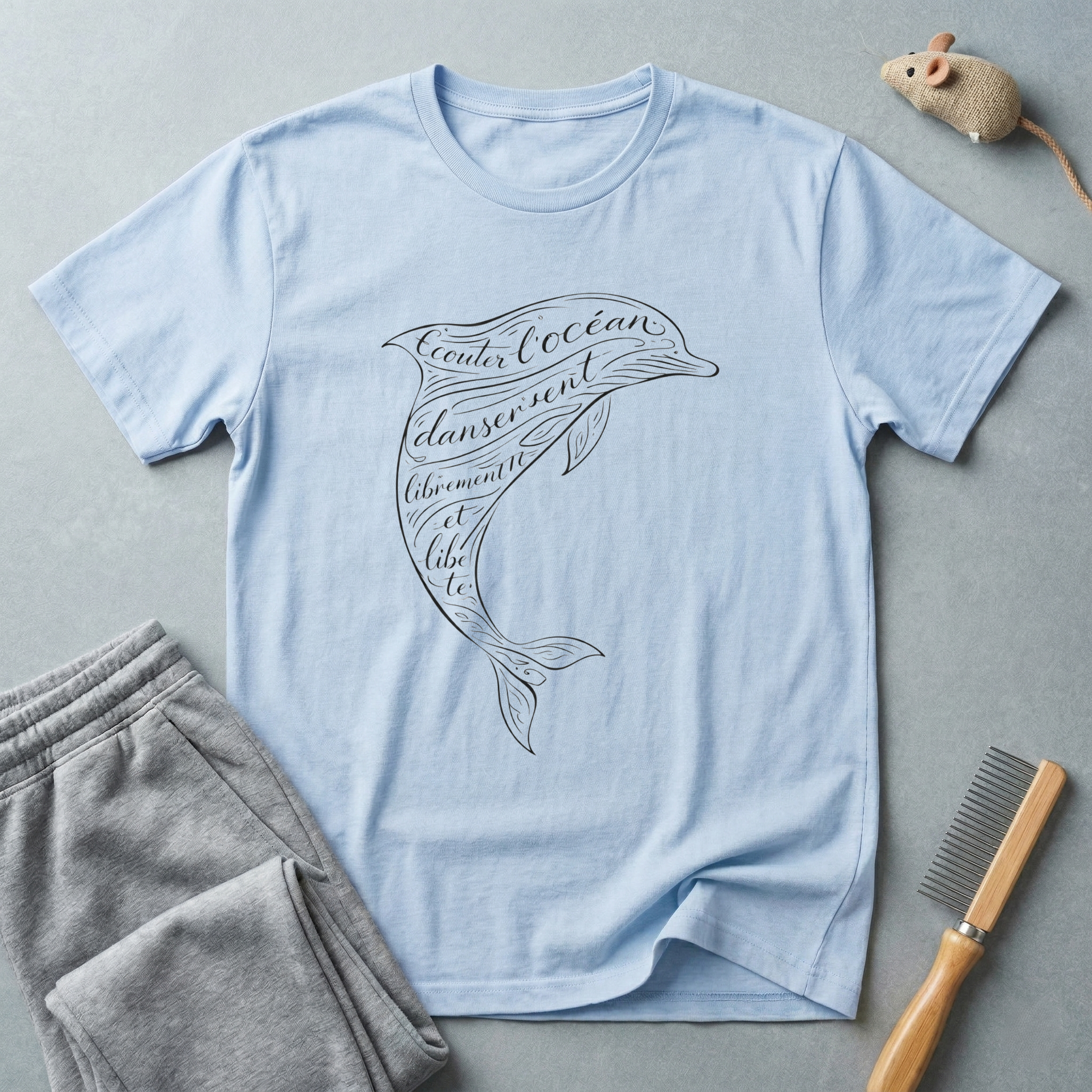 T-shirt Dauphin Calligraphie — T-shirt graphique nautique à écriture manuscrite