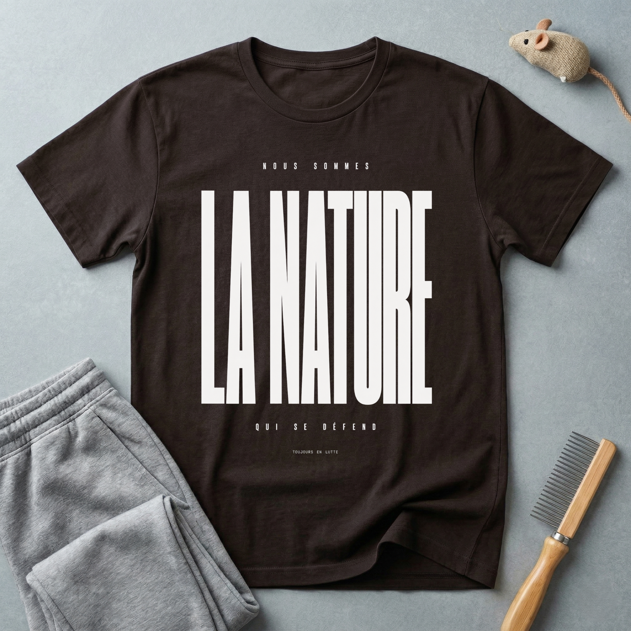 T-shirt graphique Nature — T-shirt minimaliste en typographie