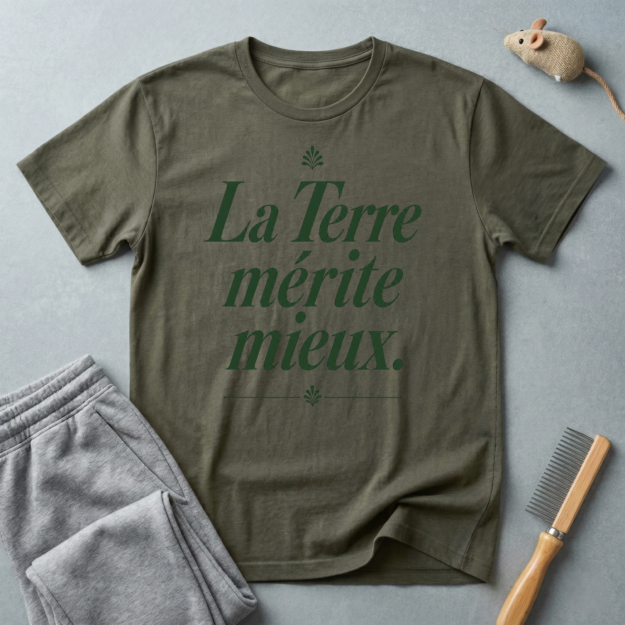 T-shirt à message écologique — «La Terre mérite mieux.»