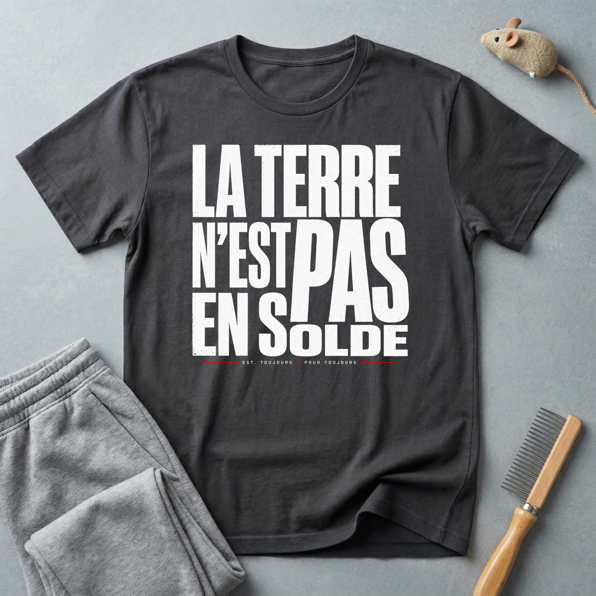T-shirt — «La Terre n’est pas en solde»