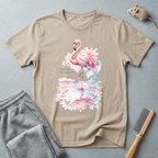 T-shirt flamant rose aquarelle floral — «Né dans le sel, debout dans la grâce»