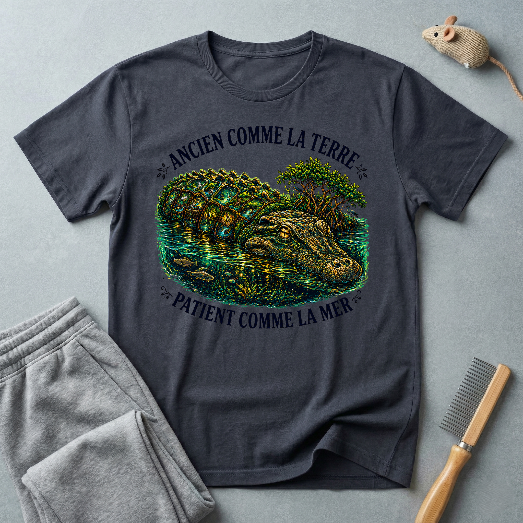 T-shirt illustration  crocodile «Ancienne comme la Terre, Patient comme la Mer»