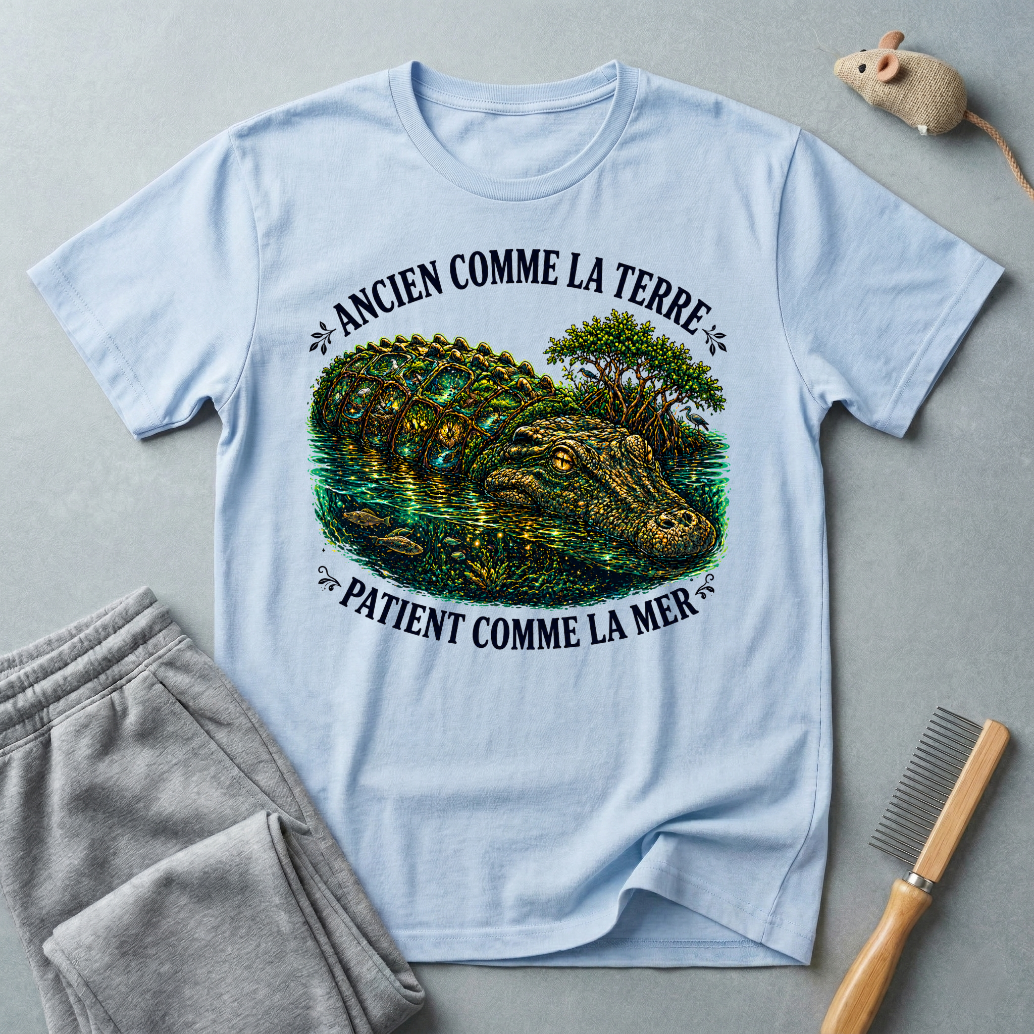 T-shirt illustration  crocodile «Ancienne comme la Terre, Patient comme la Mer»