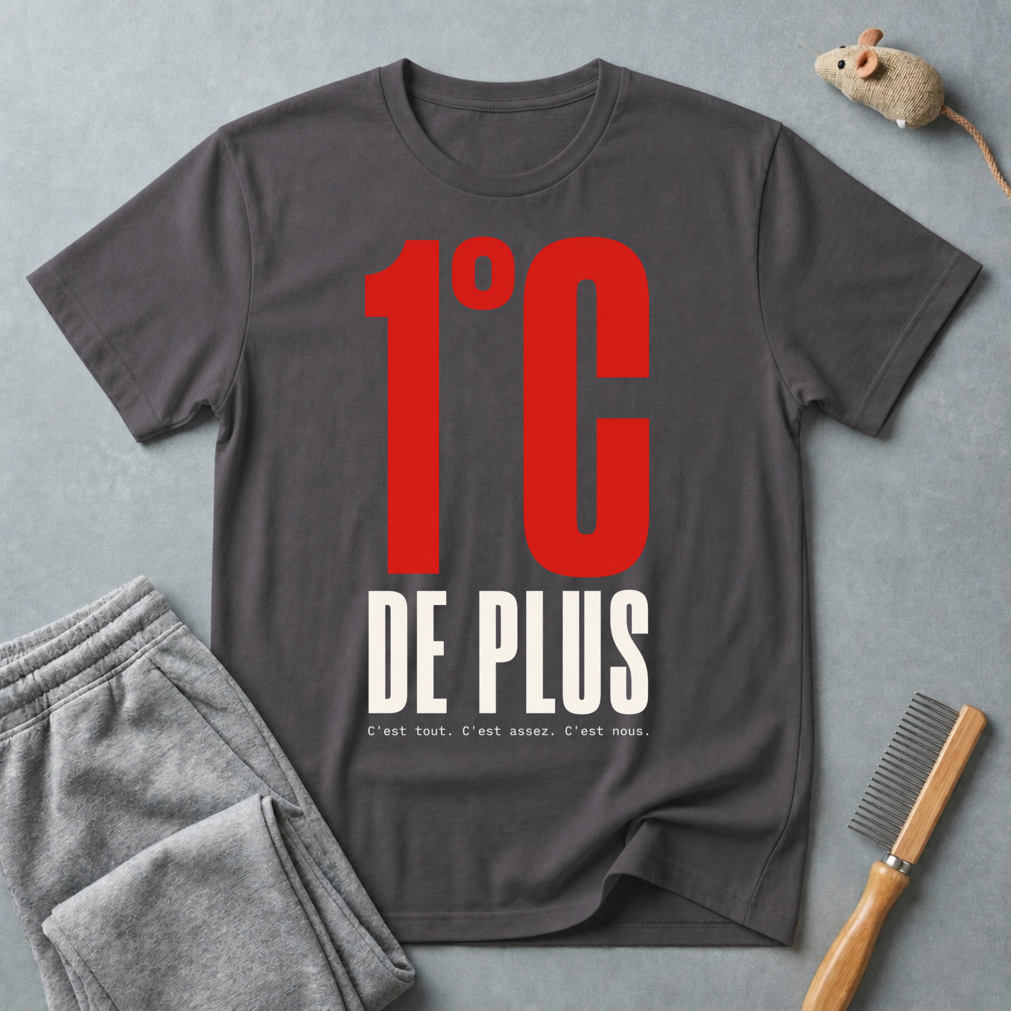 T-shirt — «1 °C de plus» t-shirt graphique (message climatique, typographie rouge audacieuse)