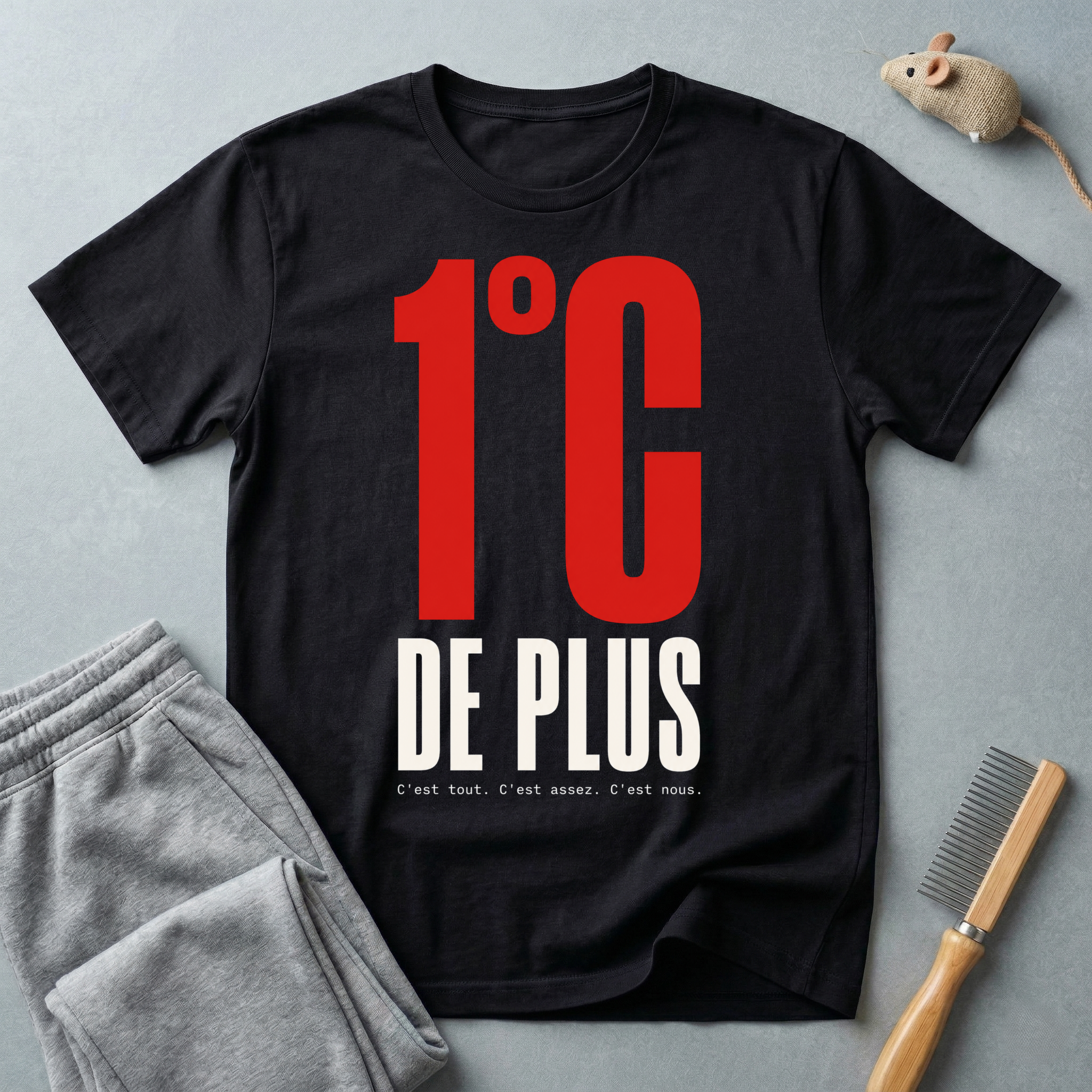 T-shirt — «1 °C de plus» t-shirt graphique (message climatique, typographie rouge audacieuse)