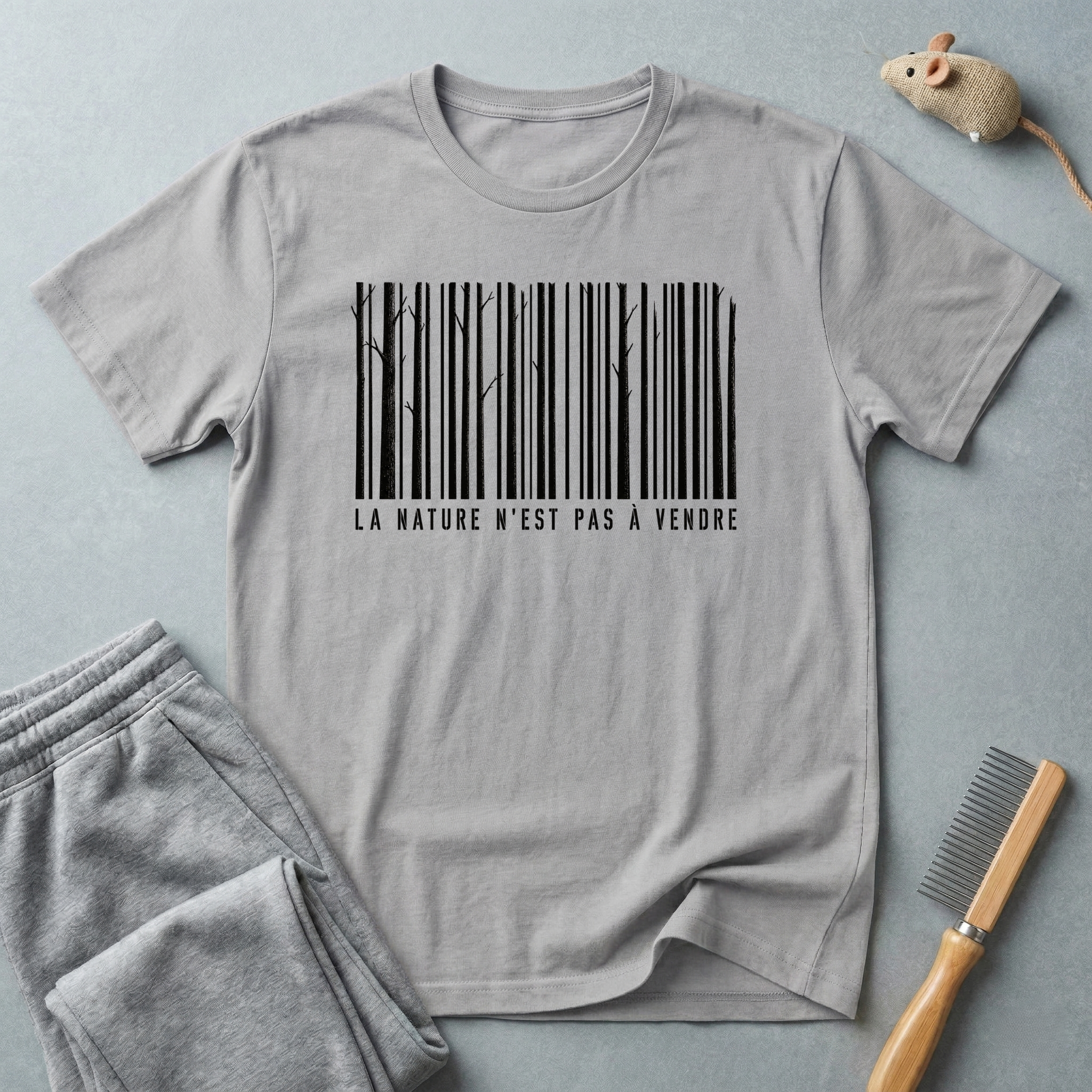 T-shirt graphique à code-barres — «La nature n’est pas à vendre»