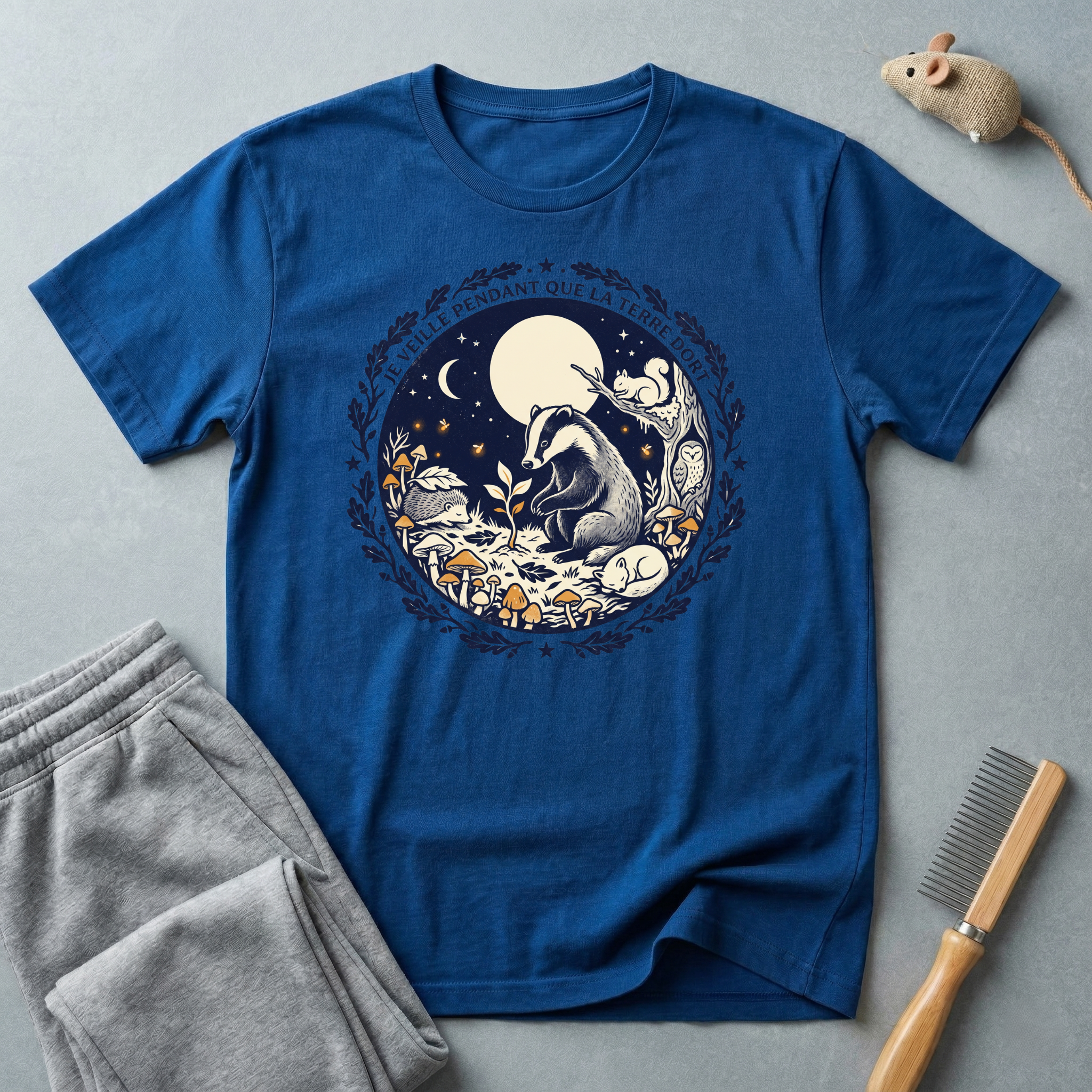 T-shirt blaireau au clair de lune — «La nuit appartient à ceux qui errent»
