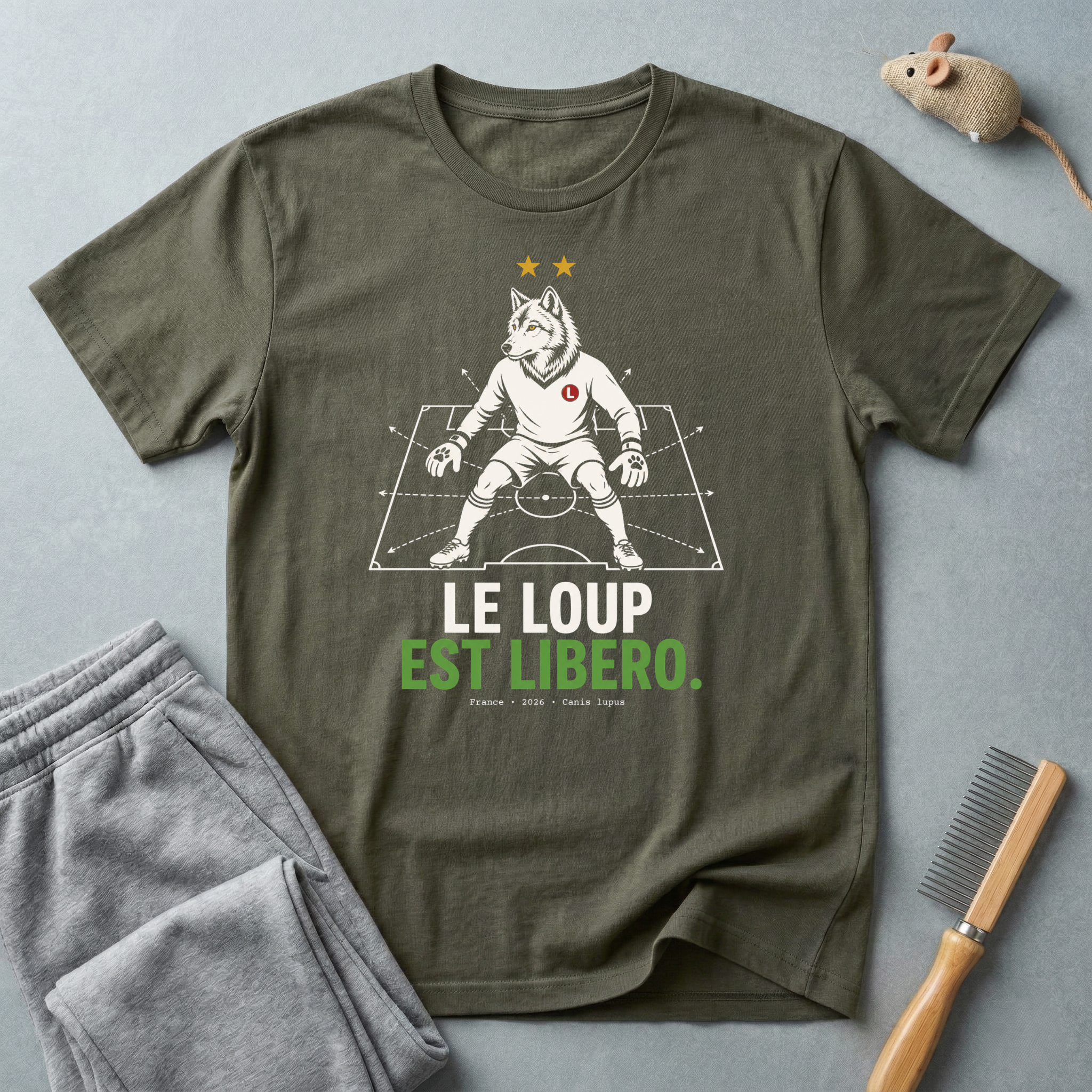 T-shirt graphique de loup de football — "Le Loup Est Libero"