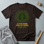 T-shirt — «Le plus grand stade est dehors» — t-shirt graphique terrain de football en forêt