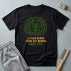 T-shirt — «Le plus grand stade est dehors» — t-shirt graphique terrain de football en forêt