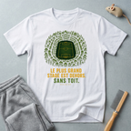 T-shirt — «Le plus grand stade est dehors» — t-shirt graphique terrain de football en forêt