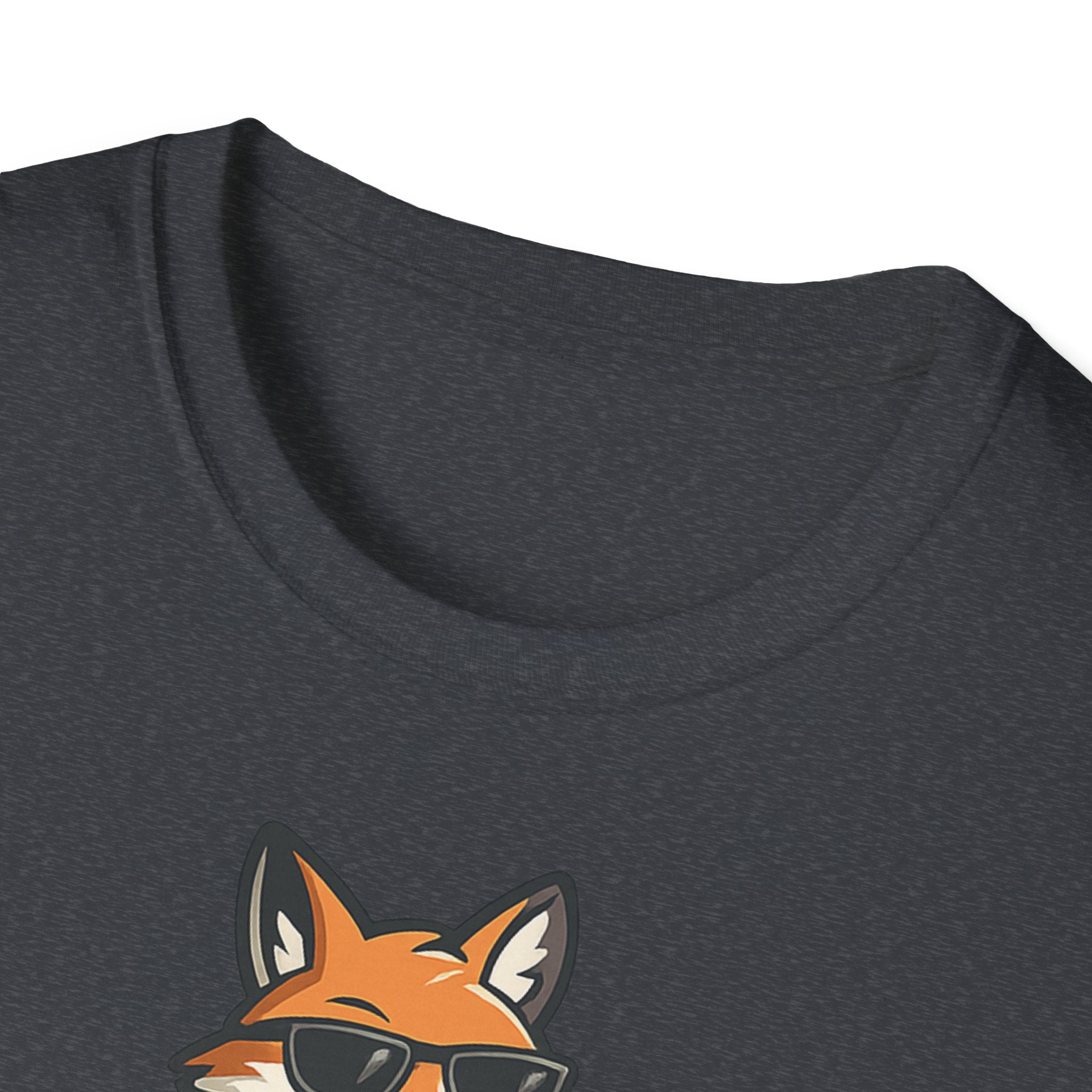 Fox Illustration T-Shirt — "Durable Mais Méfiant" Cute Fox Graphic Tee