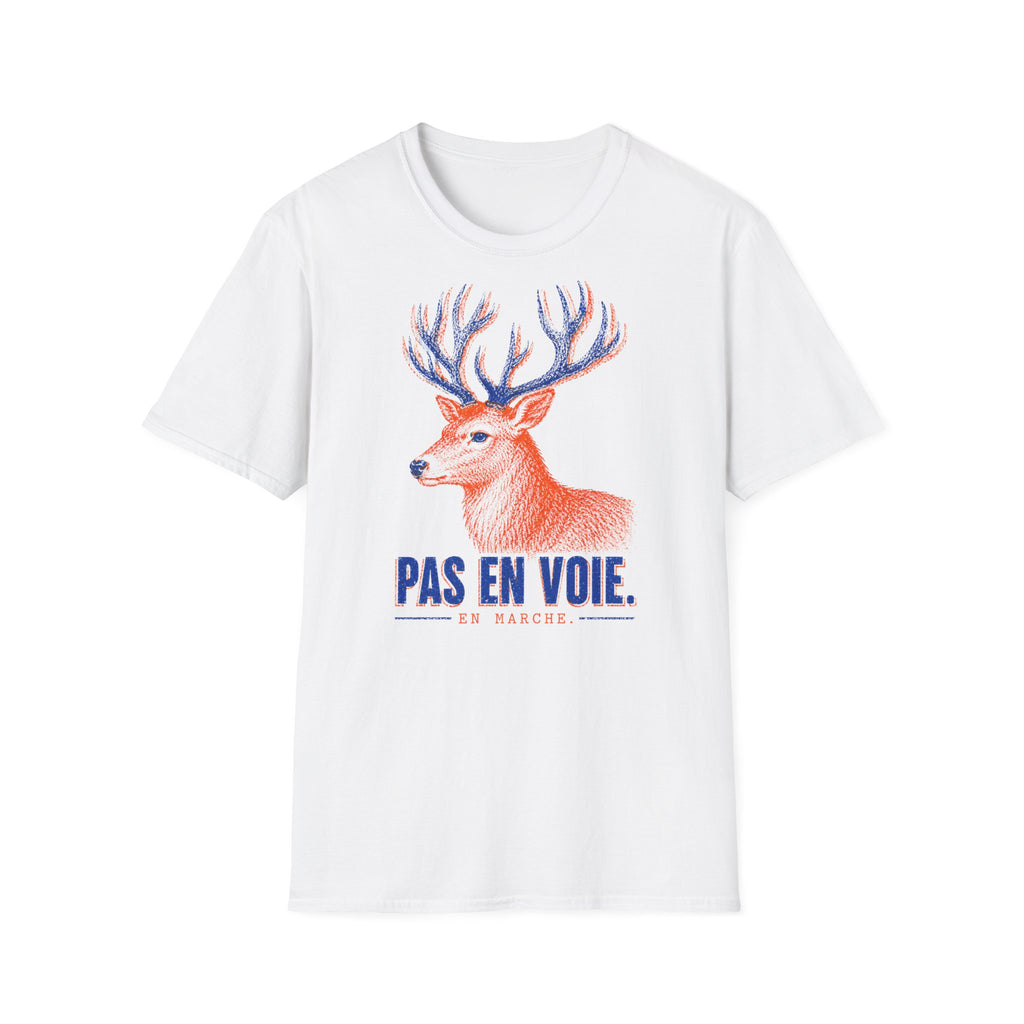 T-shirt illustré avec cerf — « PAS EN VOIE. » — T-shirt graphique vintage avec cerf