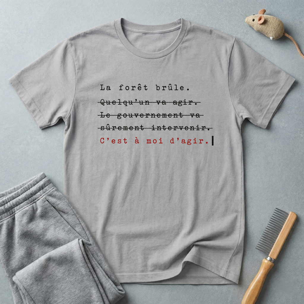 T-shirt style machine à écrire — «La forêt brûle… c’est à moi d’agir.»