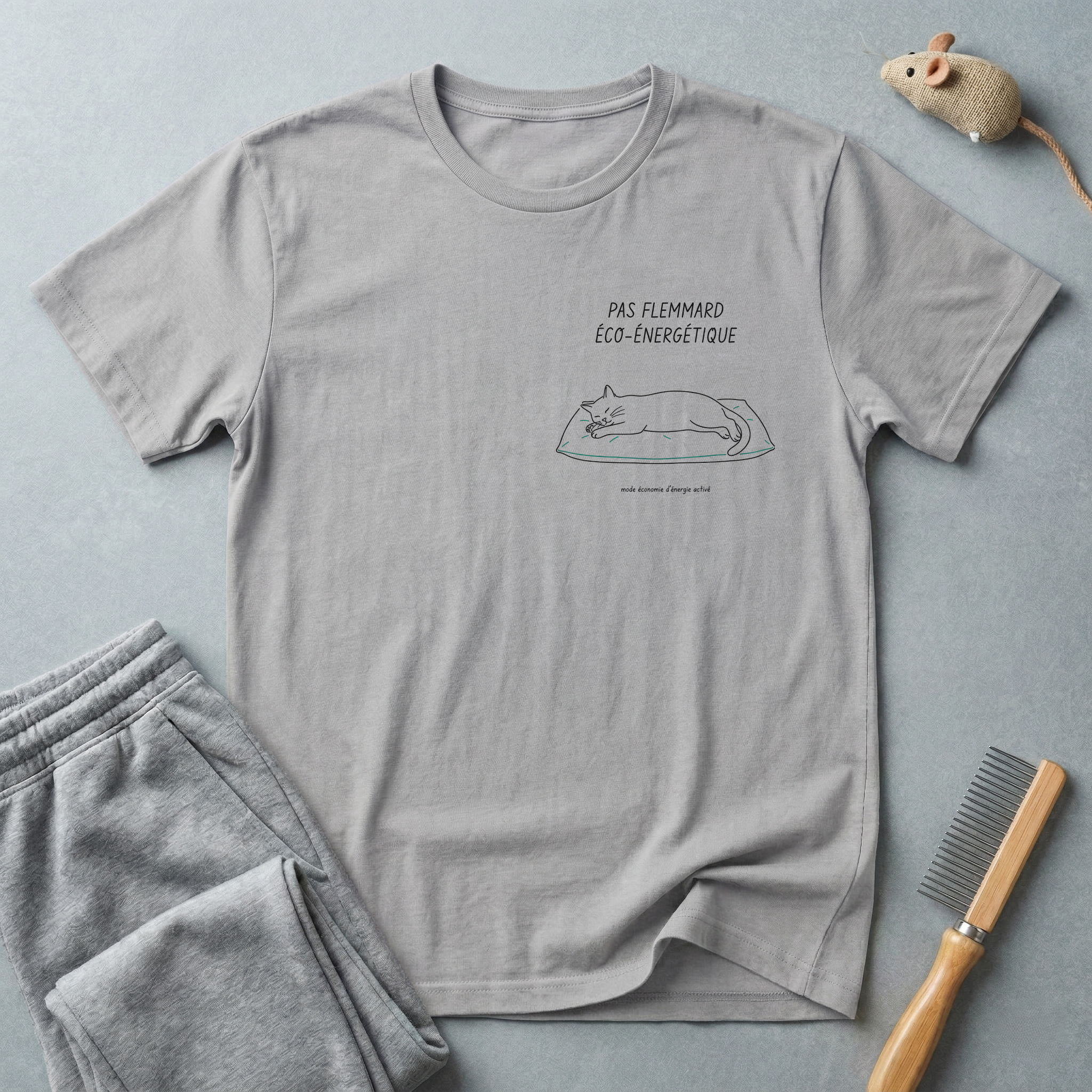 T-shirt «chat en sieste relax» — t-shirt illustration minimaliste de chat