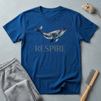 T-shirt baleine «RESPIRE» — T-shirt graphique apaisant sur le thème de l’océan
