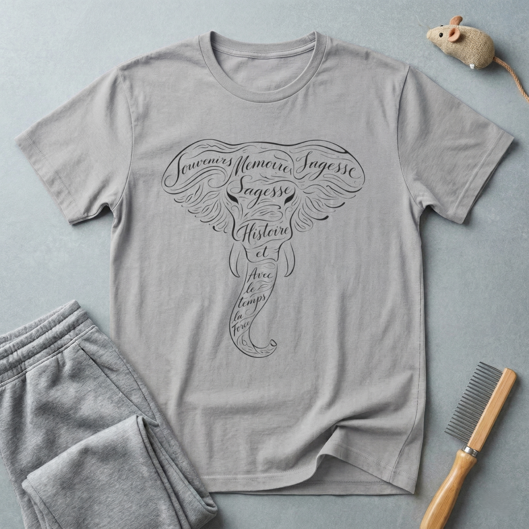 T-shirt Éléphant Script — T-shirt éléphant avec citation inspirante manuscrite