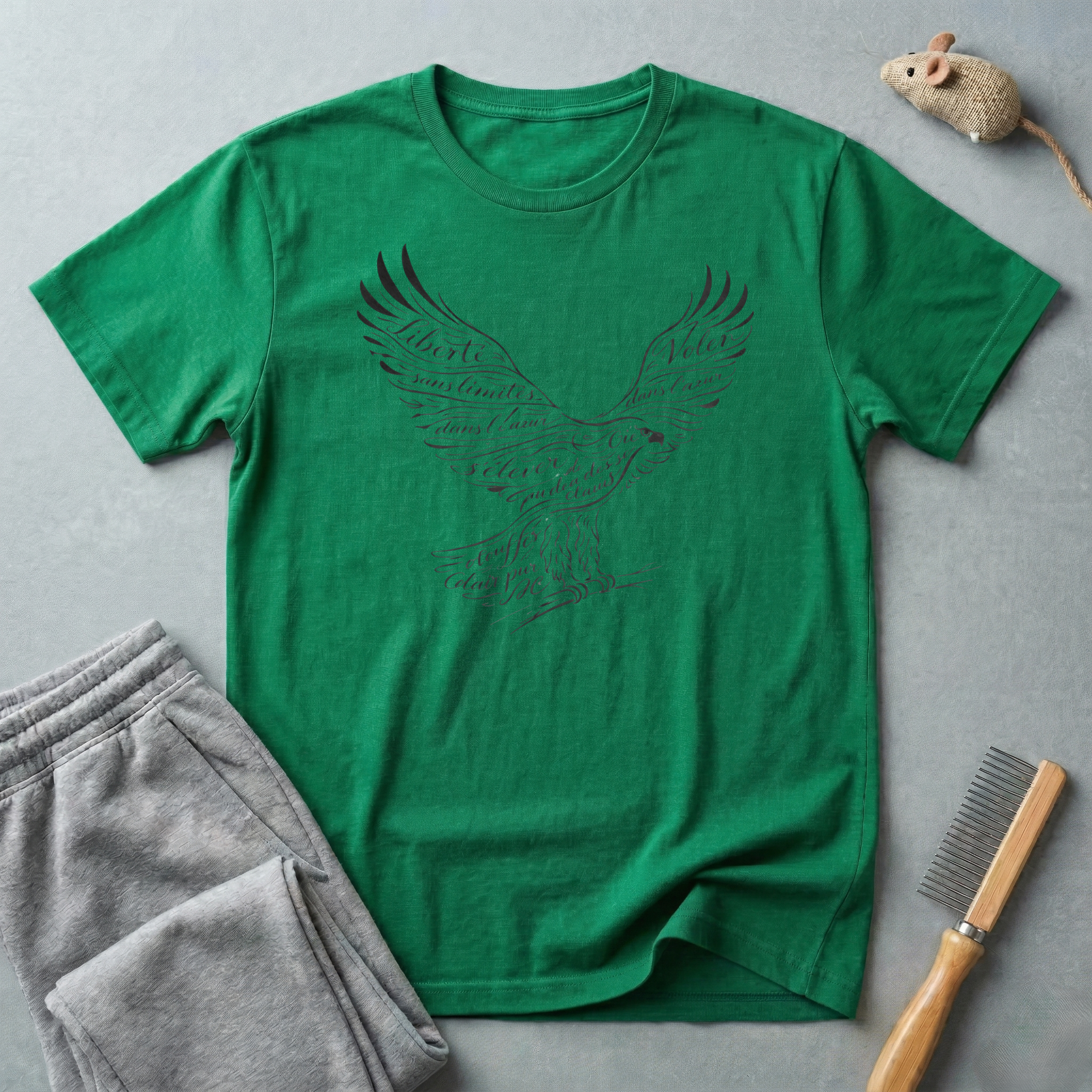 T-shirt Aigle — Aigle patriotique en vol avec design typographique manuscrit