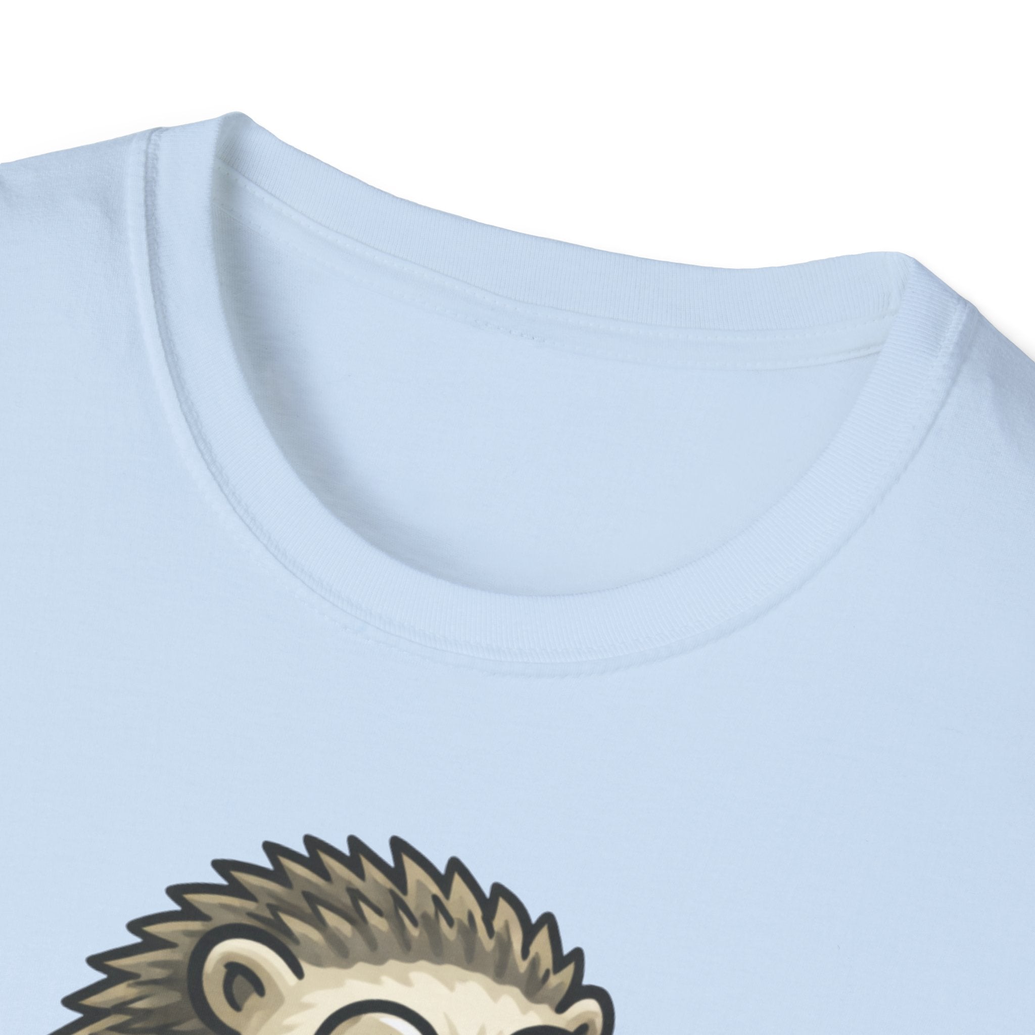 Eco Hedgehog T‑Shirt — "Écolo mais fatigué" Cute Eco-Friendly Graphic Tee