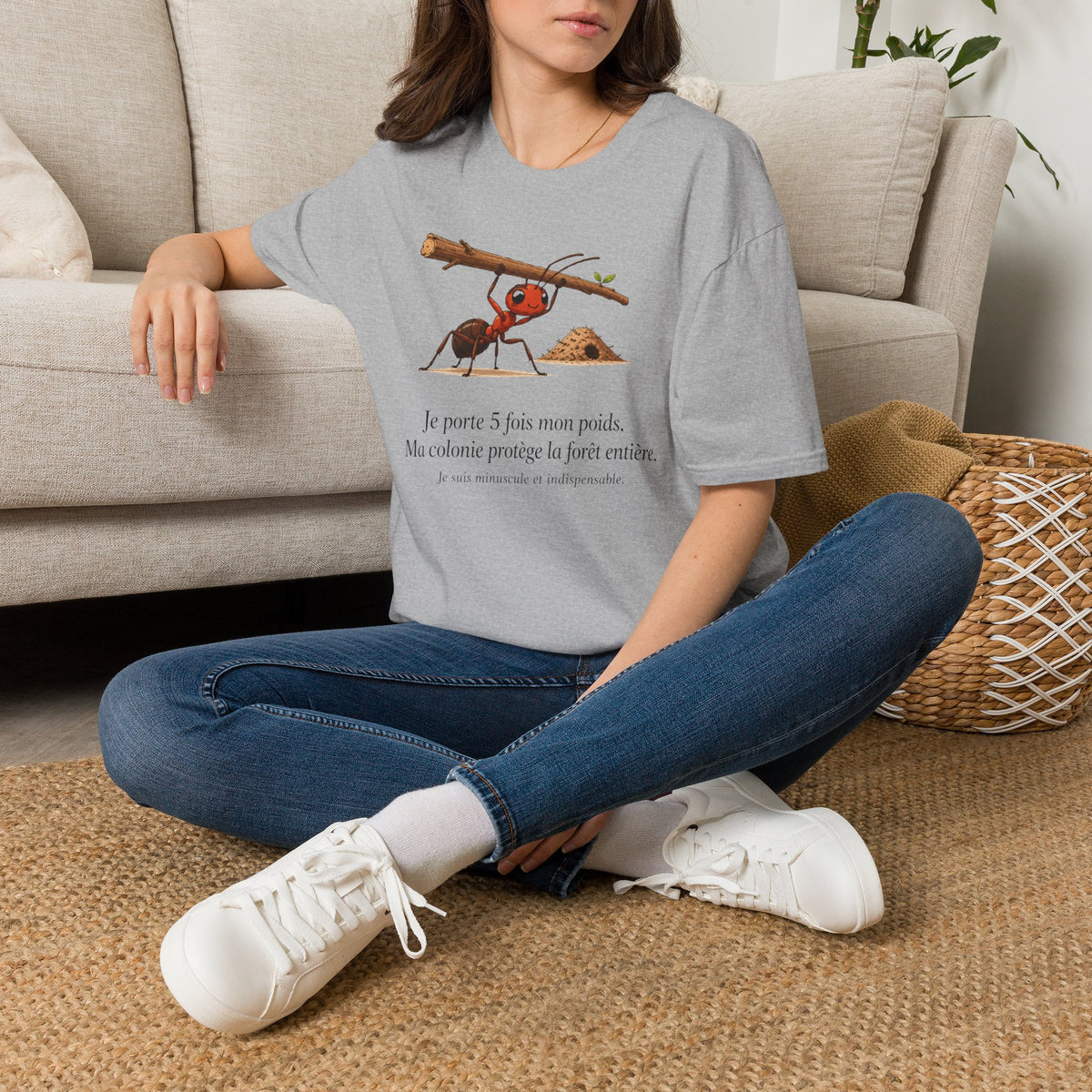 T-shirt — « Je porte 5 fois mon poids » — Illustration humoristique d’une fourmi portant une charge