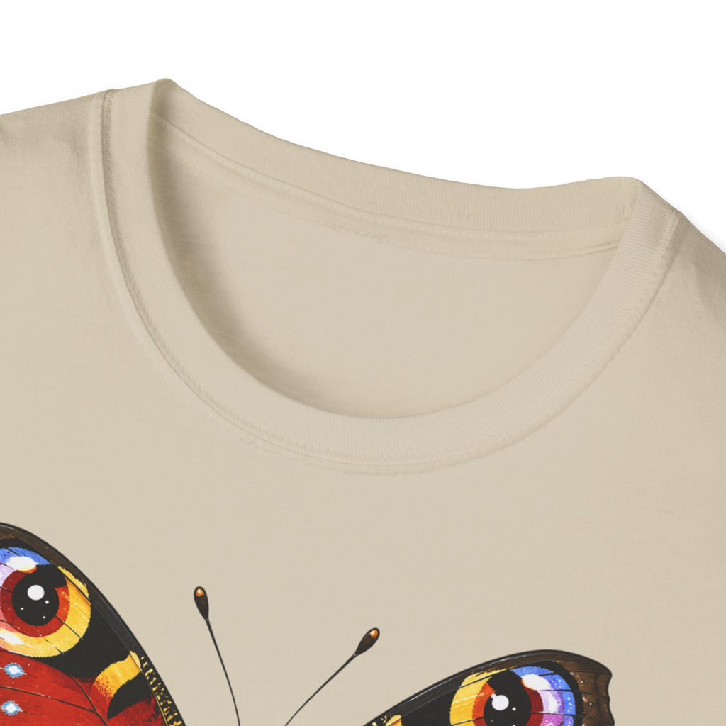 T-shirt illustré avec un papillon — « Ces yeux ne voient rien. Ils font voir ce qu’on soupçonne. Ça suffit. »