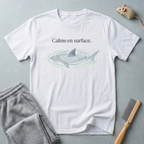 T-shirt Requin «Calme en surface.»