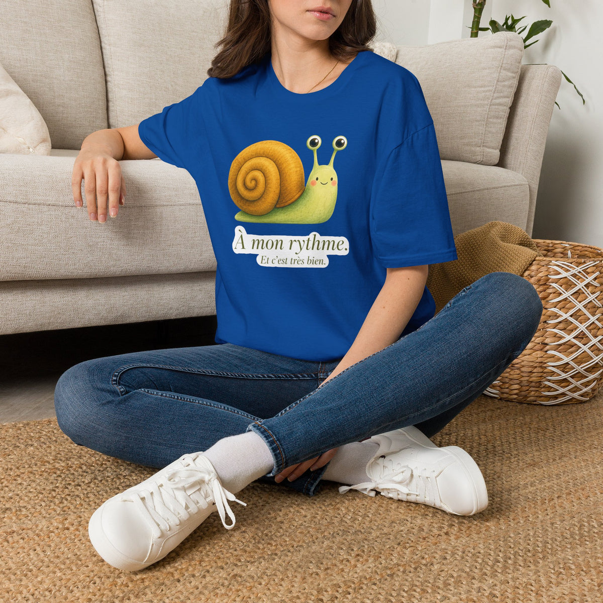 T-shirt illustré avec escargot — « À mon rythme. » — Adorable T-shirt « slow living »