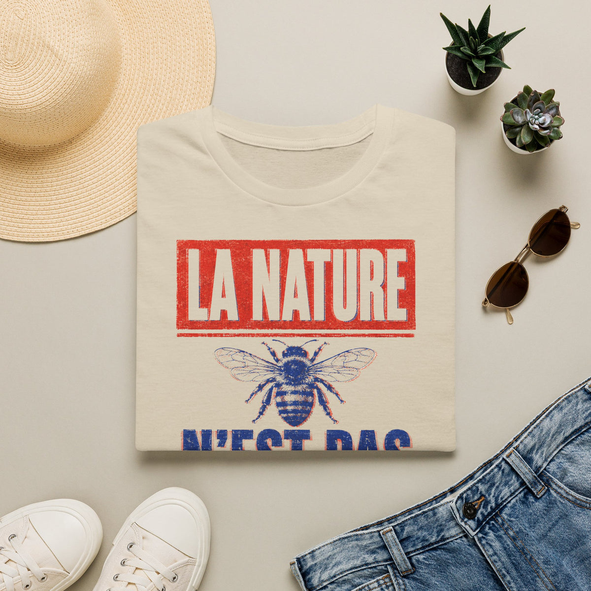 T-shirt — « La nature n’est pas un décor » — T-shirt graphique pour la protection des abeilles