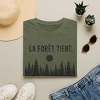 T-shirt « La forêt tient » — T-shirt graphique sur le thème des bois