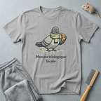 T-Shirt — "Menace biologique locale" Pigeon avec une écharpe et un croissant