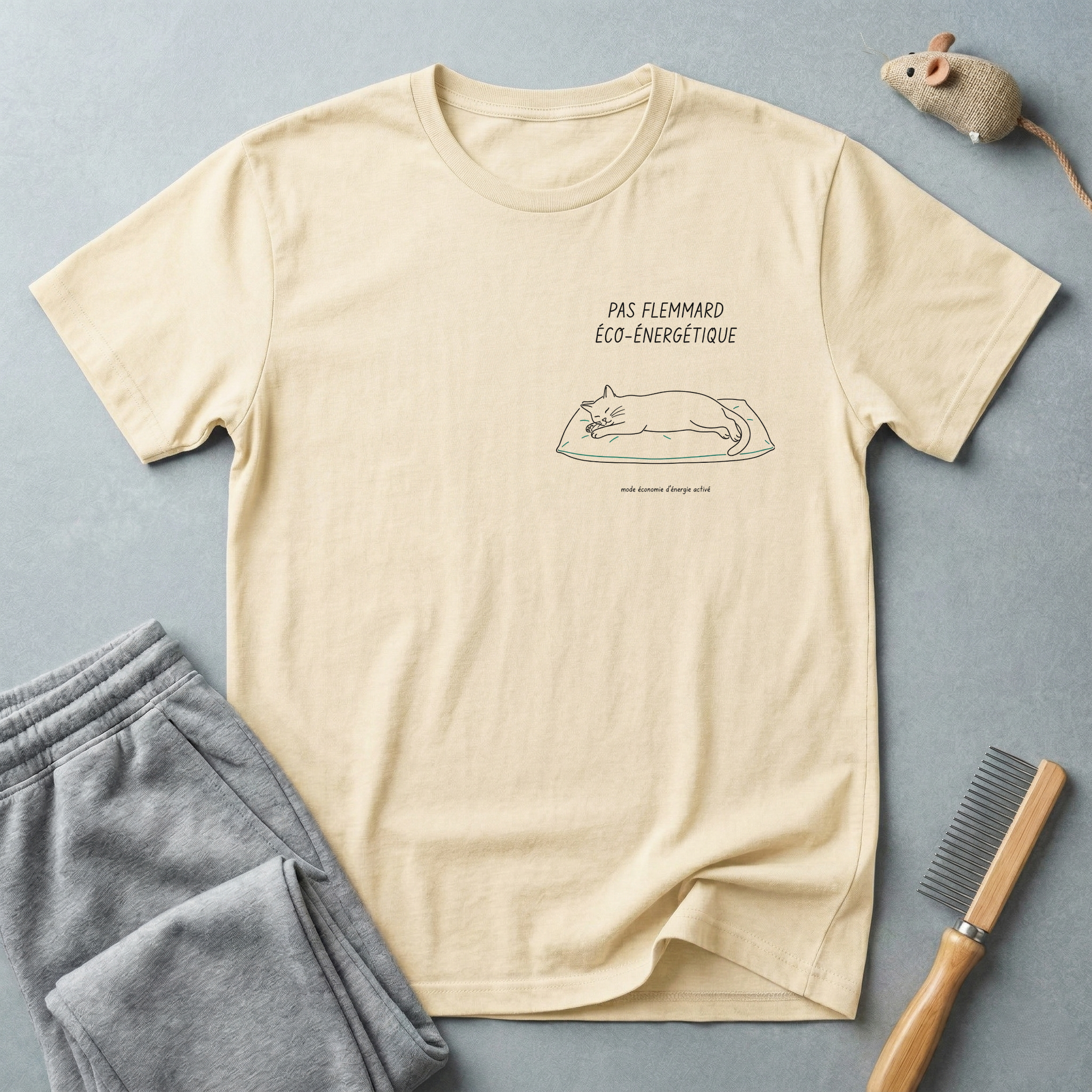 T-shirt «chat en sieste relax» — t-shirt illustration minimaliste de chat